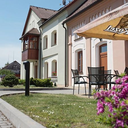 Penzion Nad Oborou Hradec Králové Eksteriør bilde