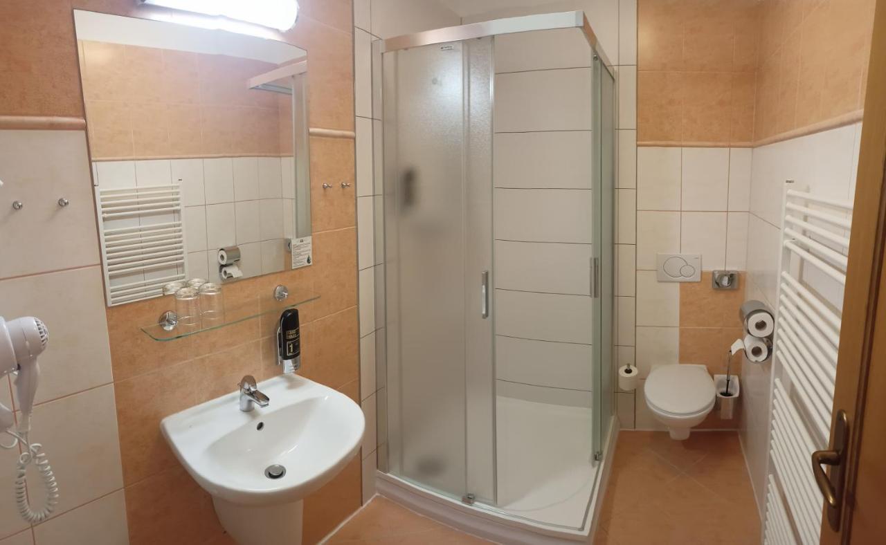 Penzion Nad Oborou Hradec Králové Eksteriør bilde