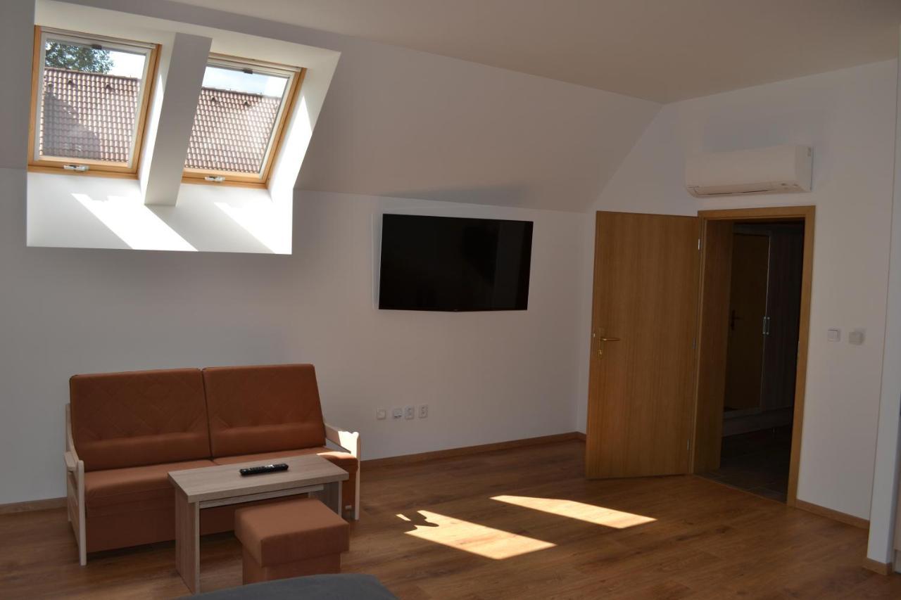 Penzion Nad Oborou Hradec Králové Eksteriør bilde