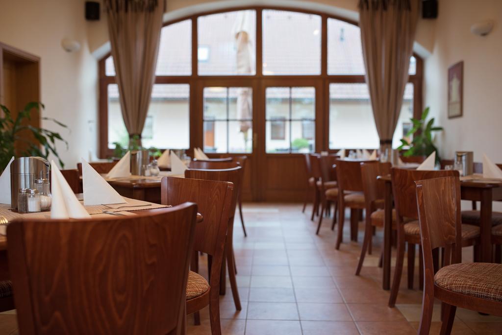 Penzion Nad Oborou Hradec Králové Eksteriør bilde