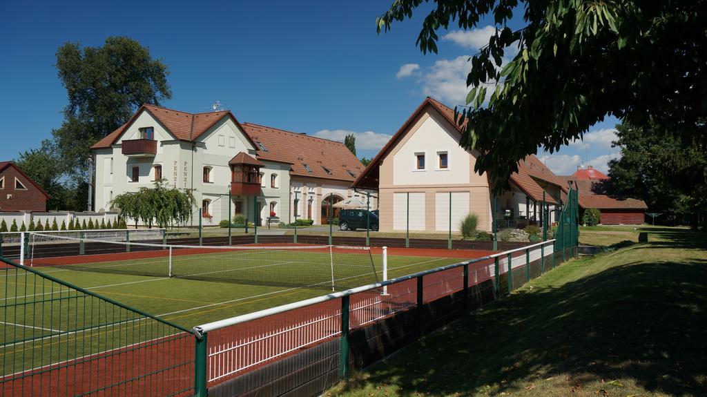 Penzion Nad Oborou Hradec Králové Eksteriør bilde