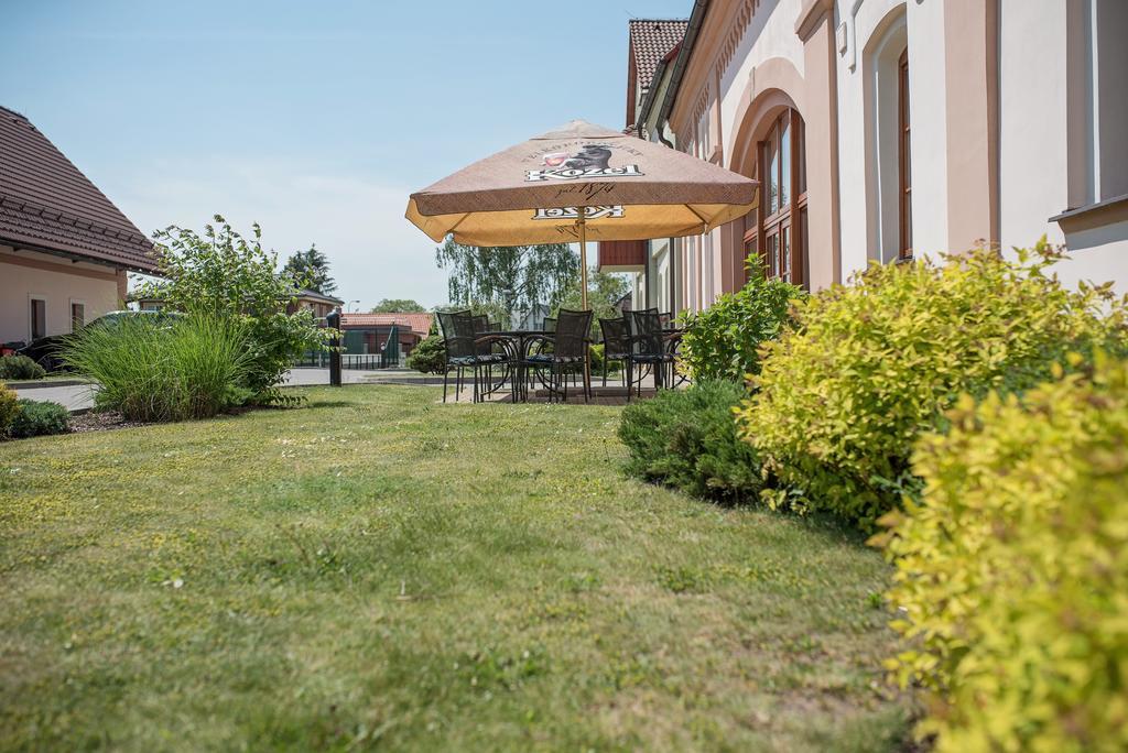 Penzion Nad Oborou Hradec Králové Eksteriør bilde