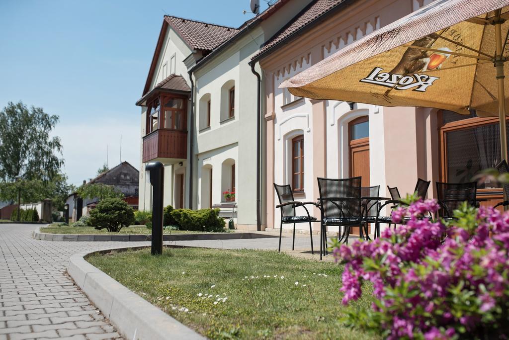 Penzion Nad Oborou Hradec Králové Eksteriør bilde